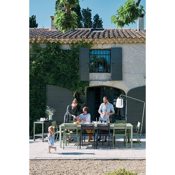 Table De Jardin 10 Personnes Avec 2 Rallonges FERMOB Oléron 155 / 255 X 100 Cm - Gris Argile 2 Table De Jardin 10 Personnes Avec 2 Rallonges FERMOB Oléron 155 / 255 X 100 Cm - Gris Argile – Image 2